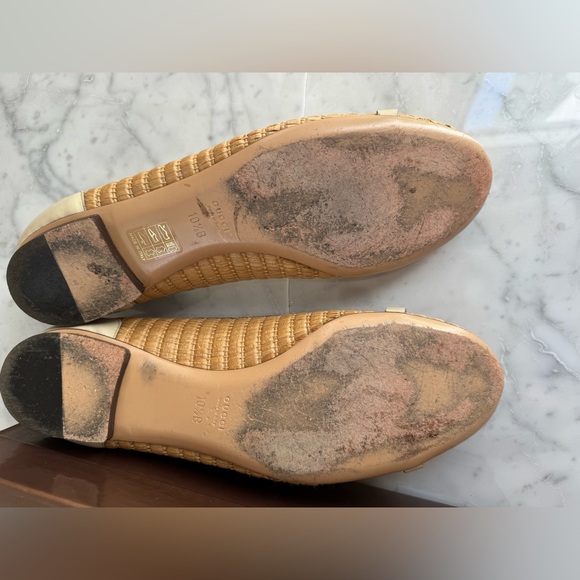 Gucci leather and raffia flats. - Picture 8 of 9